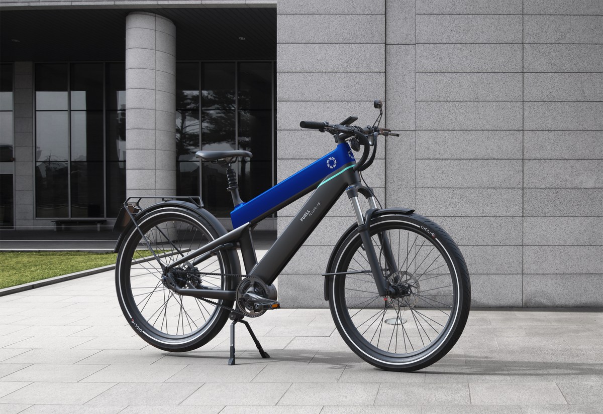Flluid ebike Blue color